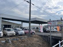 中古車販売、車検整備、事故対応までお任せください!<br /><br />錆の少ない地域からの仕入れ、徹底した防錆施工、しっかり整備を施し低価格でも長くお乗りいただける1台をご提案いたします!!さらに安心の保証付き☆リフトアップやローダウン、カスタム全般部品持ち込みも対応です!お客様に寄り添い素敵な1台を作ることも得意としています☆気軽にご来店ください!