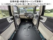 当社のお車は全て外装・内装クリーニング済み車です!シートを全て取り外し業務用リンサーにて丸洗いをしております。洗剤等は使用せず揮発すると水に変わる業務用アルカリ電解水にてクリーニングしておりますので肌に優しく、アレルギー体質の方やアトピーの方も安心してお乗り頂けます。