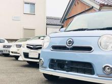 2020.12新規オープン☆ただいま新規オープンSALEにて全車お買い得な価格です♪<br /><br />この度、この奈良の地で開業させて頂きました。<br />敷地面積は約200坪程度で、ディーラー様や大型店様と比較すると、<br />小さいお店かもしれません!<br />しかし、その分お求めやすい価格、気持ちのいい接客で頑張って参ります!<br />品質にもこだわっており<br />全車ルームクリーニング済み♪<br />全車スチームによる除菌も施工済み♪♪<br />軽自動車に関しては全車ガラスコーティング済み♪♪♪<br />お客様のご来店、心よりお待ち申し上げております☆