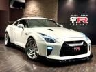 2012モデルGT-R35入庫致しました。仕入れ専門スタッフが厳しい目と経験で入庫致しました1...