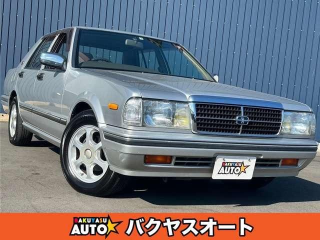 時代が変わっても大人気!!シンプルでかっこいいデザインが魅力的♪日産 グロリア!!