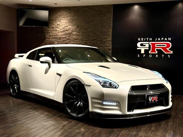 2014モデルGT-R35入庫致しました。仕入れ専門スタッフが厳しい目と経験で入庫致しました1...