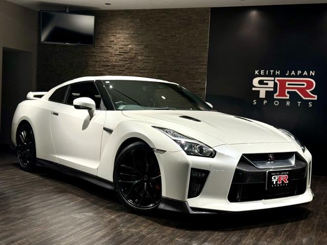 2017モデルGT-R35入庫致しました。仕入れ専門スタッフが厳しい目と経験で入庫致しました1...